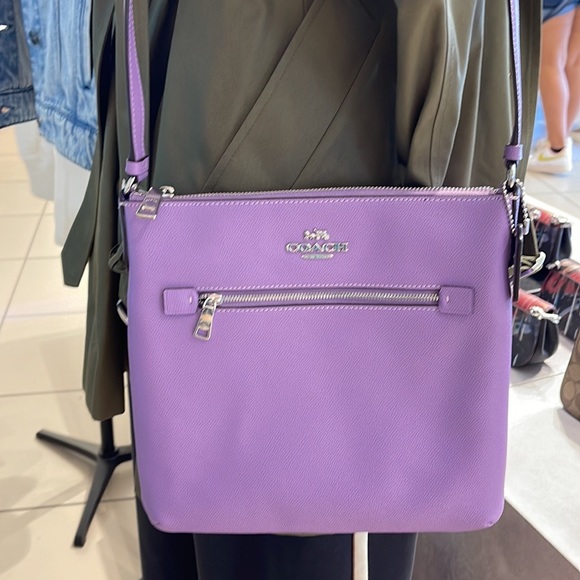 COACH ROWAN FILE BAG (COACH C1556)
SILVER/IRIS
NWT - Picture 11 of 16